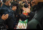 آیین وداع و طواف پیکر پاک و مطهر سربازان شهید فراجا در حرم شاهچراغ (ع) شیراز