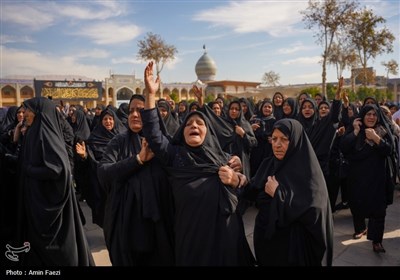 آیین وداع و طواف پیکر پاک و مطهر سربازان شهید فراجا در حرم شاهچراغ (ع) شیراز