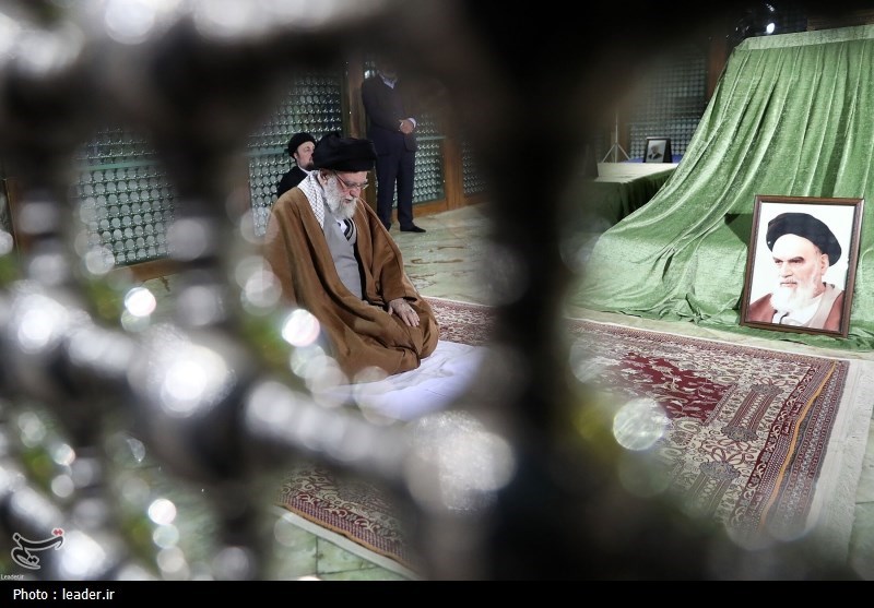 حضور رهبر انقلاب اسلامی در حرم مطهر حضرت امام خمینی (ره)- عک ...