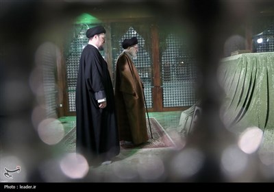 حضور رهبر انقلاب اسلامی در حرم مطهر حضرت امام خمینی (ره)