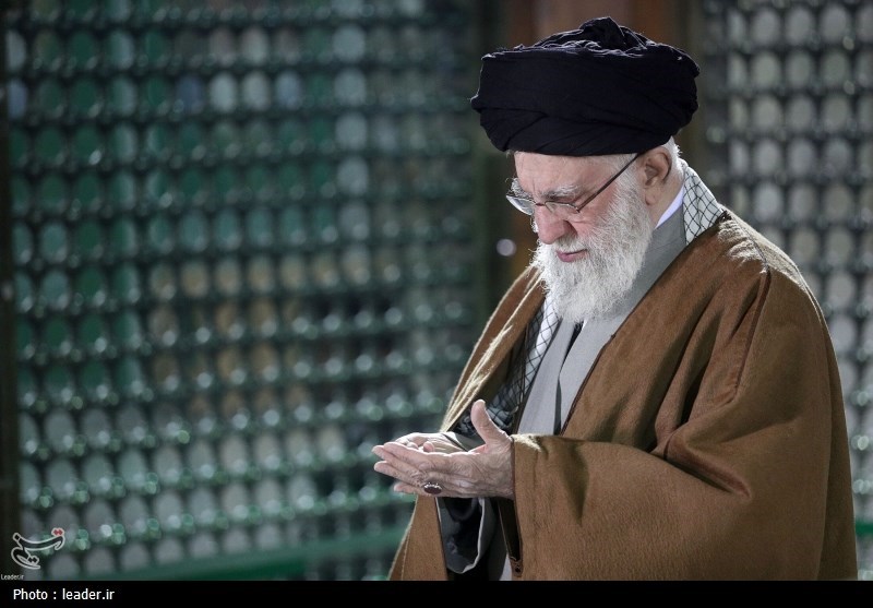 حضور رهبر انقلاب اسلامی در حرم مطهر حضرت امام خمینی (ره)- عک ...