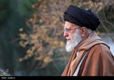 حضور رهبر انقلاب اسلامی در حرم مطهر حضرت امام خمینی (ره)