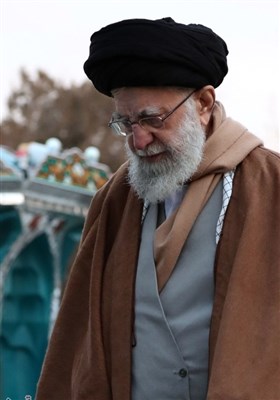 حضور رهبر انقلاب اسلامی در حرم مطهر حضرت امام خمینی (ره)