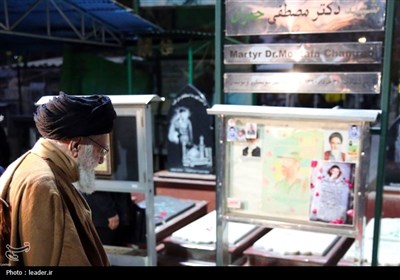 حضور رهبر انقلاب اسلامی در حرم مطهر حضرت امام خمینی (ره)
