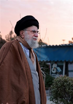 حضور رهبر انقلاب اسلامی در حرم مطهر حضرت امام خمینی (ره)