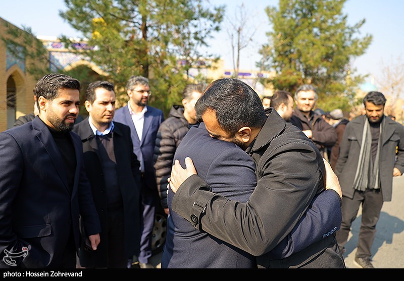 مراسم خاکسپاری پدر عبدالله عبداللهی معاون خبر خبرگزاری تسنیم ...