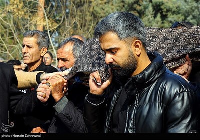 مراسم خاکسپاری پدر عبدالله عبداللهی معاون خبر خبرگزاری تسنیم ...