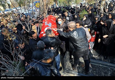 مراسم خاکسپاری پدر عبدالله عبداللهی معاون خبر خبرگزاری تسنیم ...