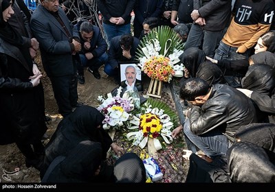 مراسم خاکسپاری پدر عبدالله عبداللهی معاون خبر خبرگزاری تسنیم ...
