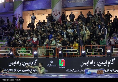 رقابتهای کشتی جوانان کشور در کرمانشاه