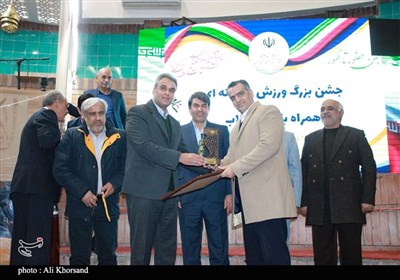 جشن بزرگ ورزش زورخانه‌ای در کرمان به مناسبت آغاز دهه فجر