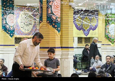 شیرینی خوران اعیاد شعبانیه در زنجان