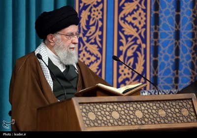 دیدار شرکت‌کنندگان در مسابقات بین‌المللی قرآن با رهبر انقلاب