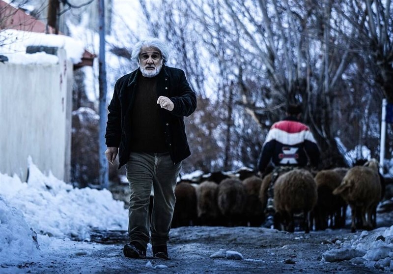 &quot;چشم بادومی&quot; روایتی ساده‌انگارانه از مسخ‌شدگی نسل جوان