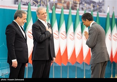 سلامِ سفرا به رئیس‌جمهور در سالگرد پیروزی انقلاب اسلامی