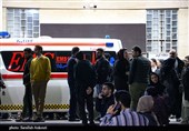 لحظه انتقال دانش آموزان مصدوم حادثه واژگونی اتوبوس به بیمارستان شهید باهنر کرمان