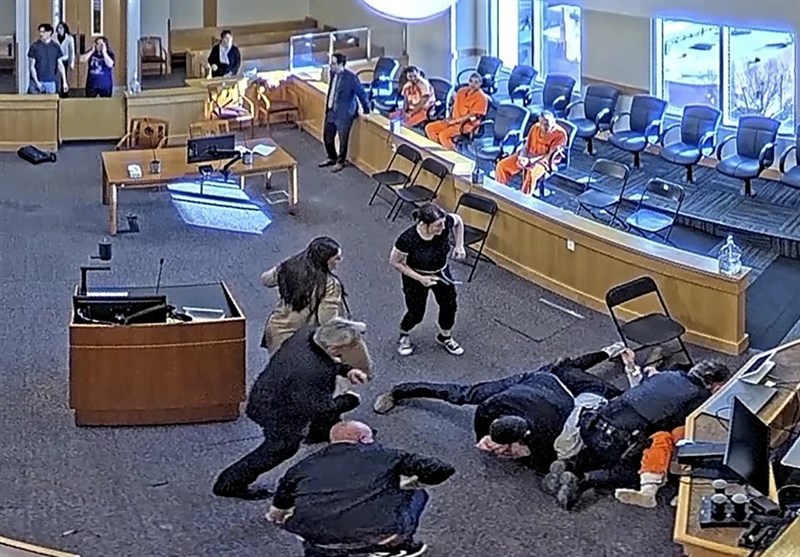 Courtroom in US Devolves into Brawl as Defendant in Homicide Case Attacked