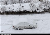 تساقط كثيف للثلوج في أروميه غرب إيران