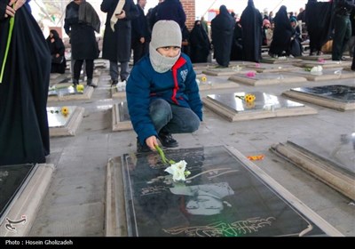 غبارروبی مزار شهدا