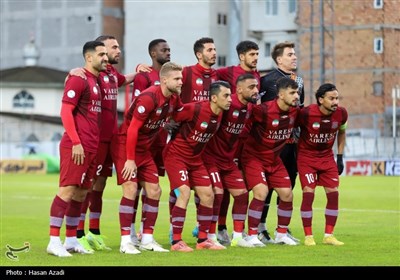 دیدار تیم های فوتبال نساجی مازندران و چادر ملو اردکان