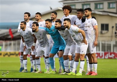 دیدار تیم های فوتبال نساجی مازندران و چادر ملو اردکان