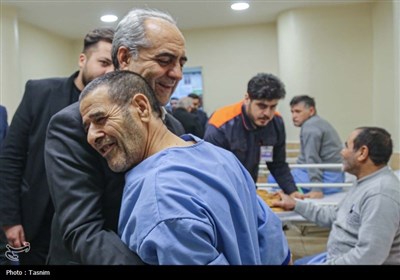 عیادت و تجلیل استاندار آذربایجان شرقی از جانبازان بستری در بیمارستان فجر تبریز