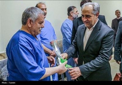 عیادت و تجلیل استاندار آذربایجان شرقی از جانبازان بستری در بیمارستان فجر تبریز