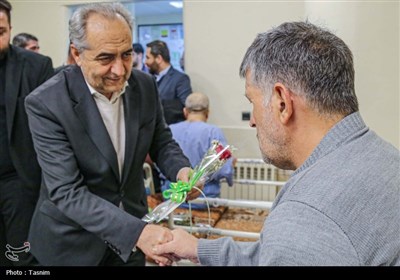 عیادت و تجلیل استاندار آذربایجان شرقی از جانبازان بستری در بیمارستان فجر تبریز