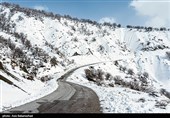 بارش برف در گردنه‌ها و محورهای سردسیر لرستان