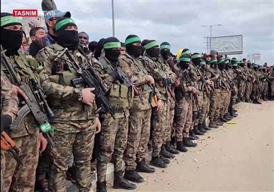 خلال عملیة تسلیم الأسرى الإسرائیلیین؛ الشعب الفلسطینی یقف صفا واحدا خلف مقاومته