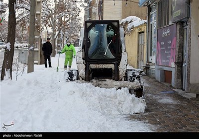 بارش برف در اراک و همدان