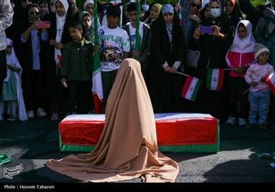 راهپیمایی 22 بهمن در کیش 