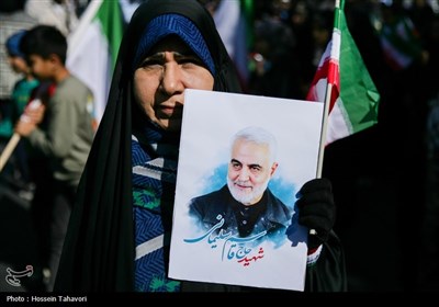 راهپیمایی 22 بهمن در کیش 