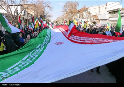 راهپیمایی 22 بهمن در زنجان 