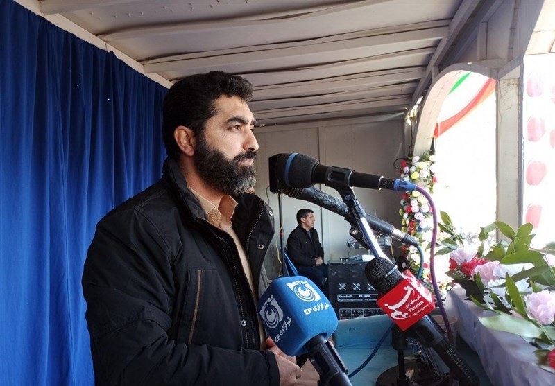 راه حل مشکلات اقتصادی در وابستگی به دشمنان نیست