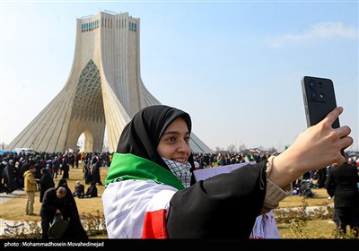 راهپیمایی 22 بهمن در تهران - 4