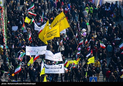 راهپیمایی 22 بهمن در تهران - 4