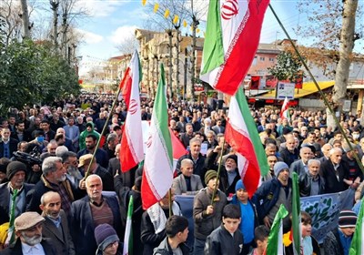 شکوه حضور مردم دیار آیت‌الله بهجت در جشن انقلاب