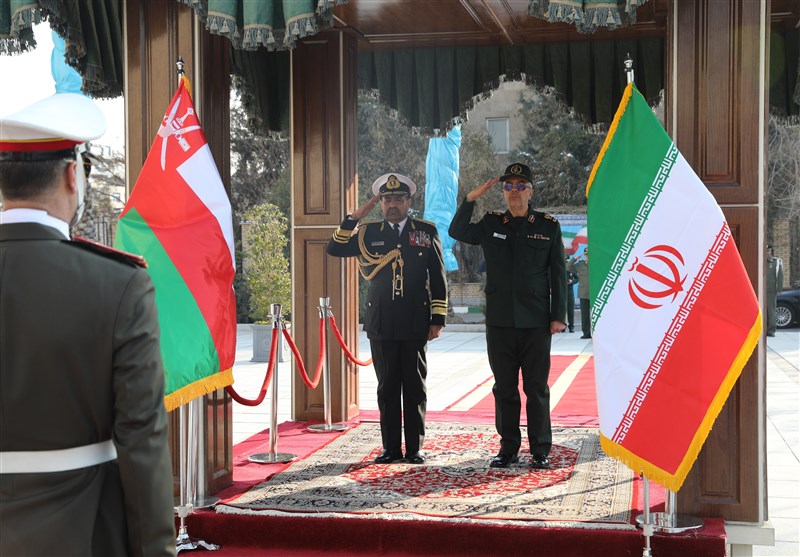 رئیس ستاد نیروهای مسلح سلطنت عمان با سرلشکر باقری دیدار کرد