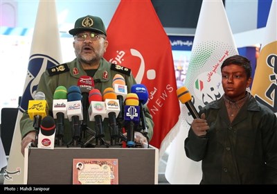 سردار سلیمانی در نمایشگاه زاینده‌نور