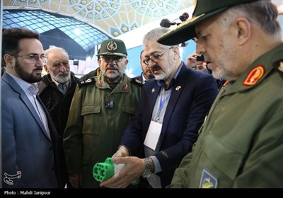 سردار سلیمانی در نمایشگاه زاینده‌نور