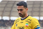 Sepahan Midfielder Karimi Sidelined for Six Months