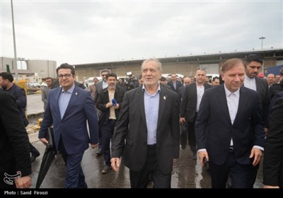 بازدید رئیس جمهور از صدرا و بندر بوشهر