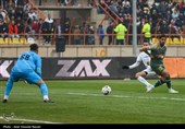 دیدار تیم‌های فوتبال شمس آذر با استقلال