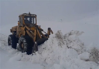 برف شدید در ارتفاعات الیگودرز/ گردنه «گله بادوش» بسته شد