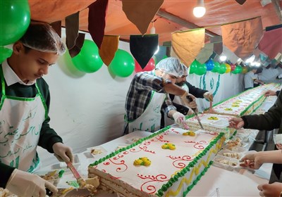 کیک 12 متری نیمه شعبان و پذیرایی از 15 هزار نفر در فومن