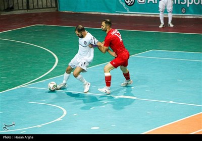 دیدار تیم های فوتسال آرمان زنجان و عرشیا شهر قدس