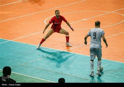 دیدار تیم های فوتسال آرمان زنجان و عرشیا شهر قدس