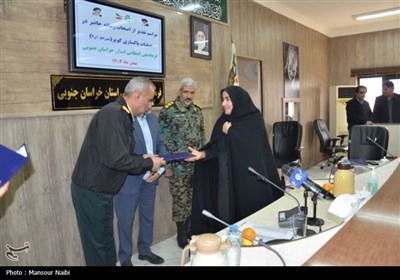 نشست تعامل و هم اندیشی اصحاب رسانه با فرمانده انتظامی خراسان جنوبی