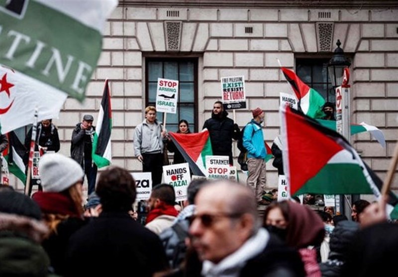 Protesters in London March to US Embassy against Trump’s Gaza Proposal